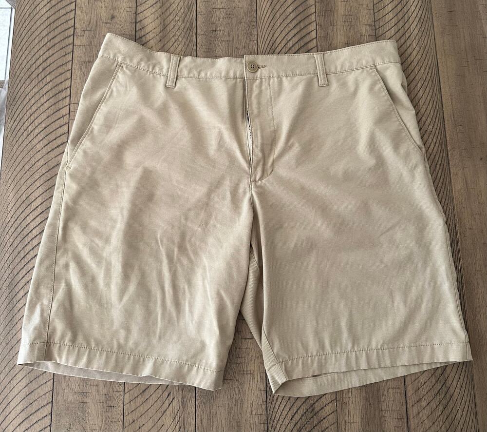 RVCA Daggers Fit Hybrid Chino Shorts Men's Size 36 Tan Beige 4-Way Defects